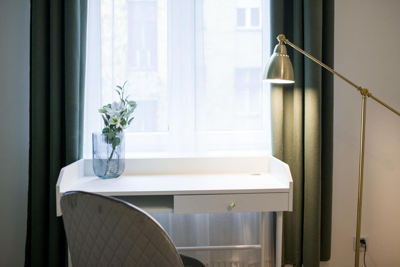 Wawelove Pilsudskiego - 3 Bedroom Apt. With Balcony And Free Parking! คราคูฟ ภายนอก รูปภาพ