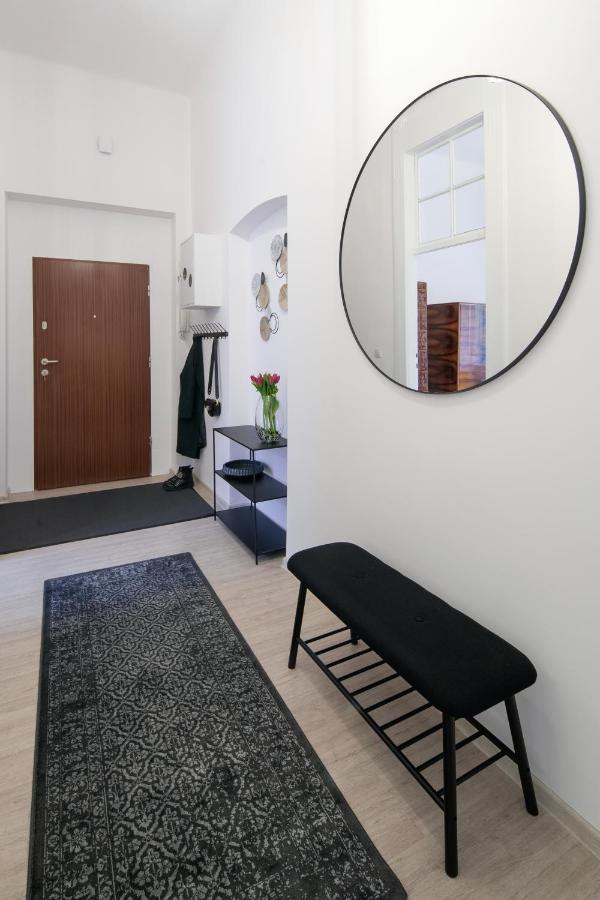 Wawelove Pilsudskiego - 3 Bedroom Apt. With Balcony And Free Parking! คราคูฟ ภายนอก รูปภาพ