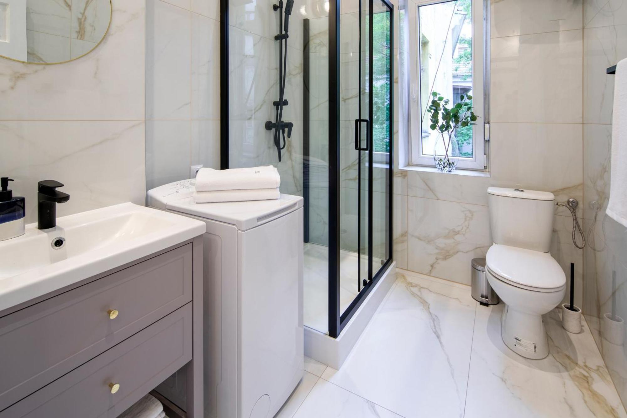 Wawelove Pilsudskiego - 3 Bedroom Apt. With Balcony And Free Parking! คราคูฟ ภายนอก รูปภาพ