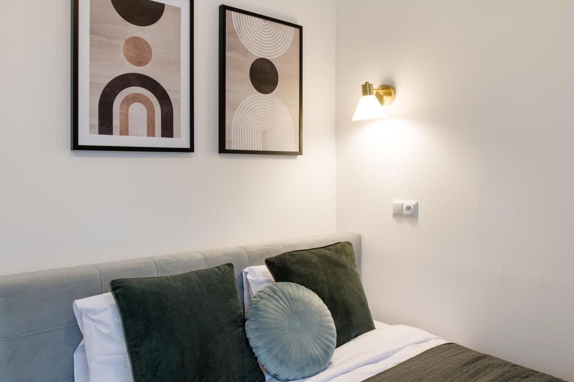 Wawelove Pilsudskiego - 3 Bedroom Apt. With Balcony And Free Parking! คราคูฟ ภายนอก รูปภาพ