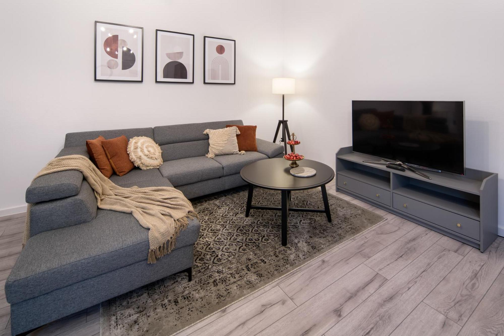 Wawelove Pilsudskiego - 3 Bedroom Apt. With Balcony And Free Parking! คราคูฟ ภายนอก รูปภาพ